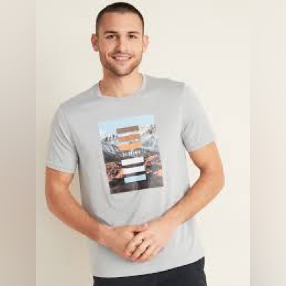 Old Navy t shirt